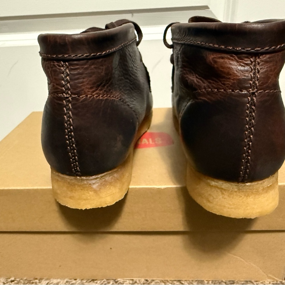 Brand New - Clarks Wallabee Premium Beeswax Boot - Picture 12 of 15